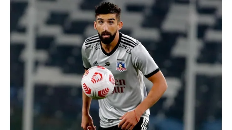 Emiliano Amor cree que estará por un buen tiempo junto a Colo Colo.