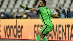 Claudio Bravo reflexiona más allá de la cancha