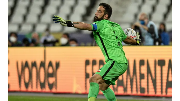 Claudio Bravo reflexiona más allá de la cancha