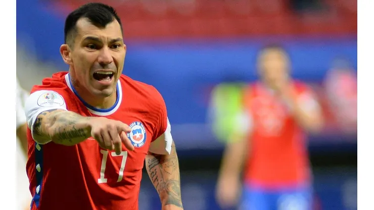 Gary Medel se alienta en Redes Sociales antes de enfrentar a Brasil.