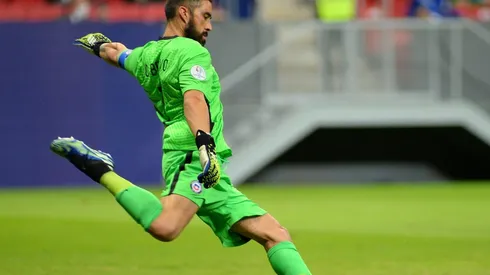Claudio Bravo compartió con los más jóvenes de La Roja.