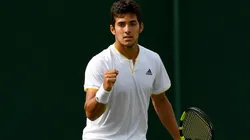 Celebra Cristian Garin en Wimbledon tras su victoria de primera ronda.