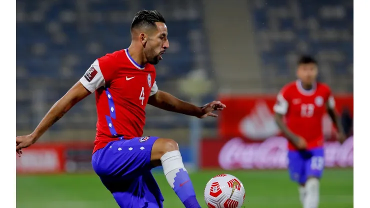 Mauricio Isla se refiere a los clubes que considera en Chile