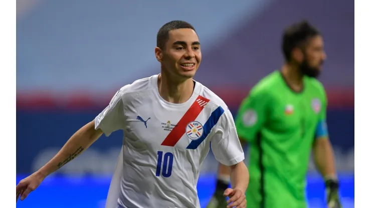 Almirón aumenta la diferencia para Paraguay.