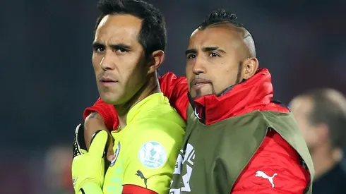 La cuenta de Twitter de la Selección Chilena se refirió al abrazo de ambos jugadores.