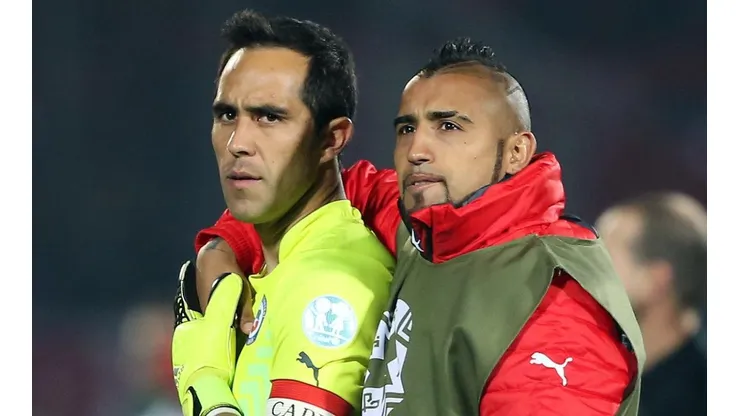 La cuenta de Twitter de la Selección Chilena se refirió al abrazo de ambos jugadores.