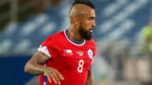 Arturo Vidal asume la responsabilidad por el ingreso de peluquero a la concentración.