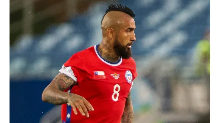 Arturo Vidal asume la responsabilidad por el ingreso de peluquero a la concentración.