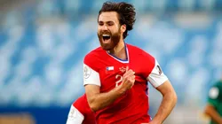 Ben Brereton asoma como titular en el compromiso de Chile vs Uruguay