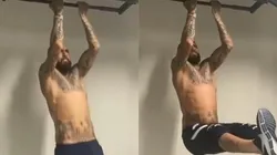 Arturo Vidal se entrena con barras en la previa al compromiso frente a Uruguay