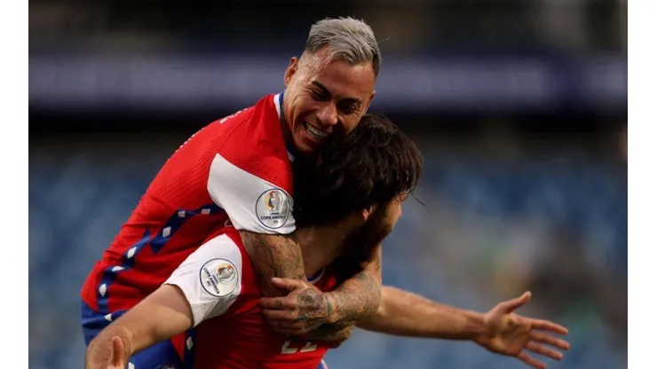 Eduardo Vargas explica como se entendió con Ben Brereton en el ataque.