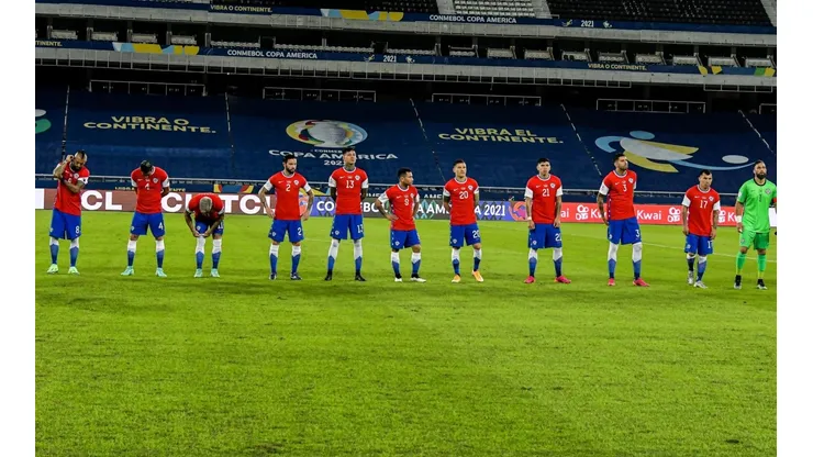 Chile saca el logo de Nike en su camiseta para enfrentar a Bolivia.