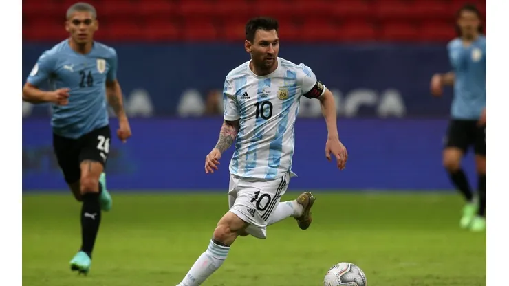 Lionel Messi guía el triunfo de Argentina
