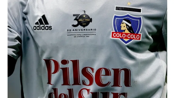 Colo Colo piensa en su camiseta 2022 y le deja tarea a sus hinchas