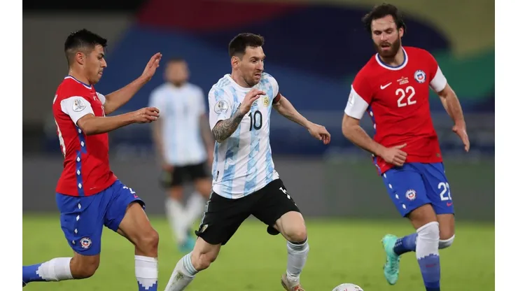 Ben Brereton hizo su debut con La Roja frente a Argentina.