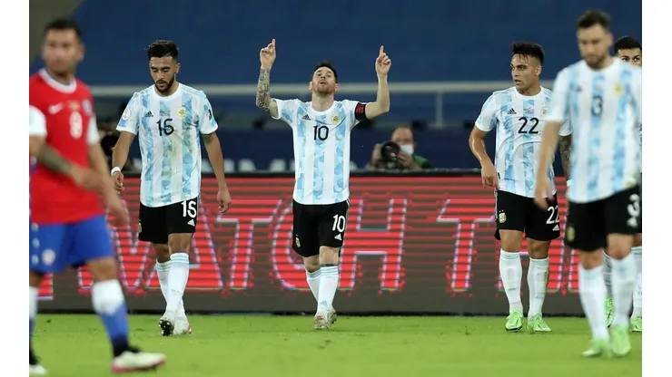 Lionel Messi anotó el 1-0 con un golazo para Argentina.