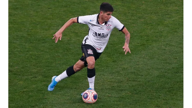 Ángelo Araos suma minutos en igualdad del Corinthians.