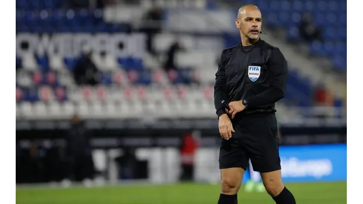 Eber Aquino nuevamente cobró un penal cuestionable en contra de Chile. (Foto: Agencia UNO)