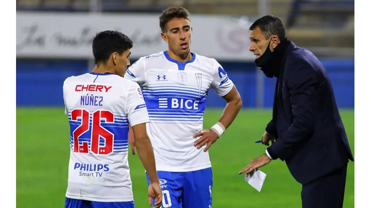 La formación de Universidad Católica para visitar a Santiago Wanderers. (Foto: Agencia Uno)