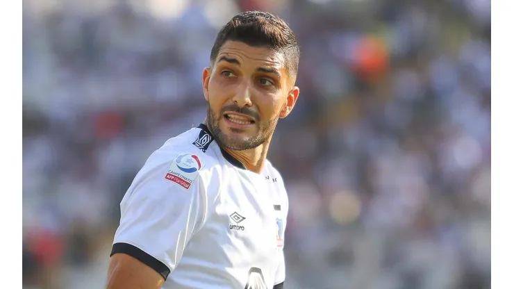 Nicolás Blandi entre las bajas que nombró Gustavo Quinteros en Colo Colo