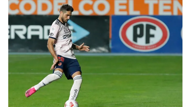 Joaquín Larrivey pone arriba a la U sobre Audax. (Foto: Agencia Uno)