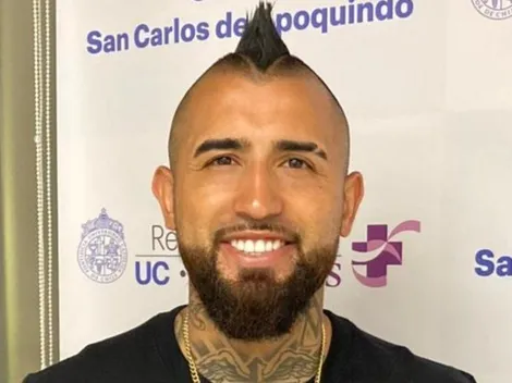Arturo Vidal recibe vacuna contra el COVID-19