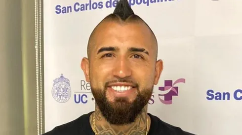 Arturo Vidal recibe vacuna contra el COVID-19. (Foto: @kingarturo23)