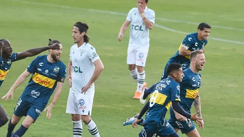 Everton se queda con el Clásico Porteño