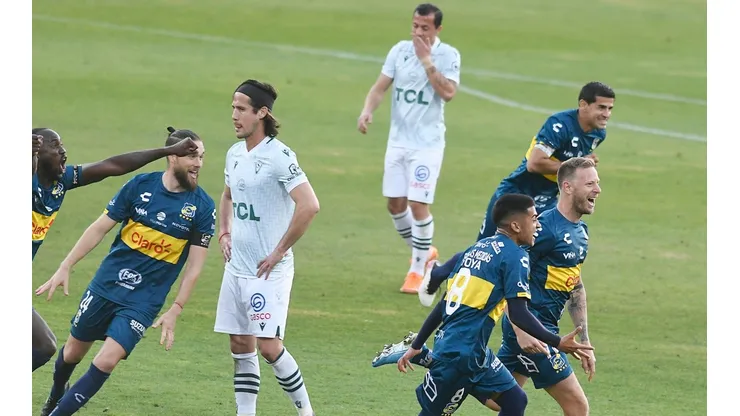 Everton se queda con el Clásico Porteño