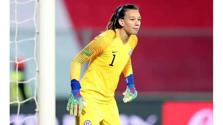 Tiane Endler con posibilidades de cerrar su traspaso en Francia. (Foto: Getty)