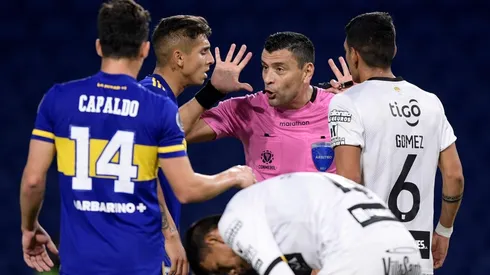 El problema que vivió Roberto Tobar en triunfo de Boca en Libertadores. (Foto: Getty)