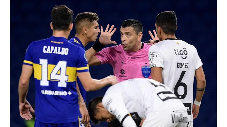 El problema que vivió Roberto Tobar en triunfo de Boca en Libertadores. (Foto: Getty)