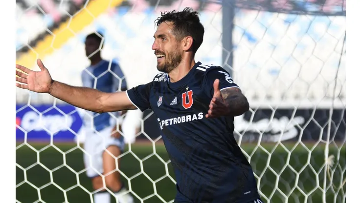Joaquín Larrivey desmiente opción real de dejar la Universidad de Chile. (Foto: Agencia Uno)