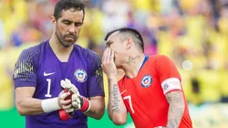 Claudio Bravo y Gary Medel llegaron a Chile para sumarse a La Roja. (Foto: Agencia UNO)