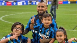 Arturo Vidal celebró el título de Italia con sus hijos y Marite Matus. (Foto: kingarturo23oficial)