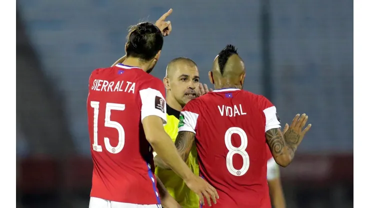 Eber Aquino arbitrará a Chile nuevamente: Conmebol confirma jueces para doble Fecha FIFA. (Foto: Getty)