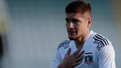 La arenga de Leo Gil que dejó maravillados a los hinchas de Colo Colo. (Foto: Agencia Uno)