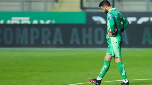 El lamento de Fernando de Paul por la derrota de la U. (Foto: Agencia Uno)