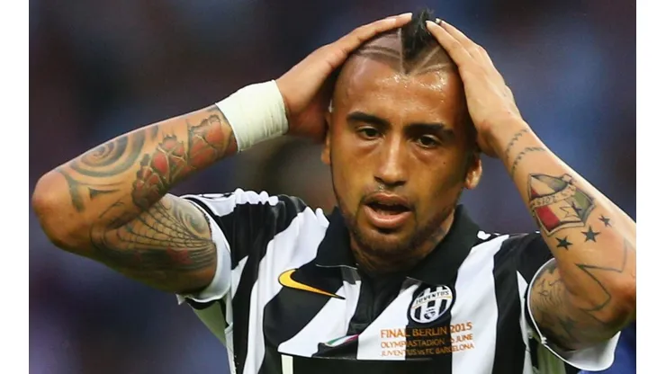 Hinchas de la Juventus debaten por saludo de Arturo Vidal