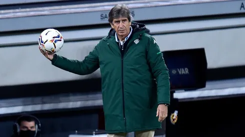 Fanáticos del Betis agradecen a Manuel Pellegrini
