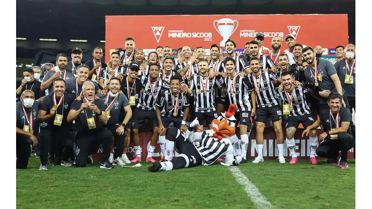 Atlético Mineiro con Eduardo Vargas se coronó campeón del torneo estadual. (Foto: @Atletico)