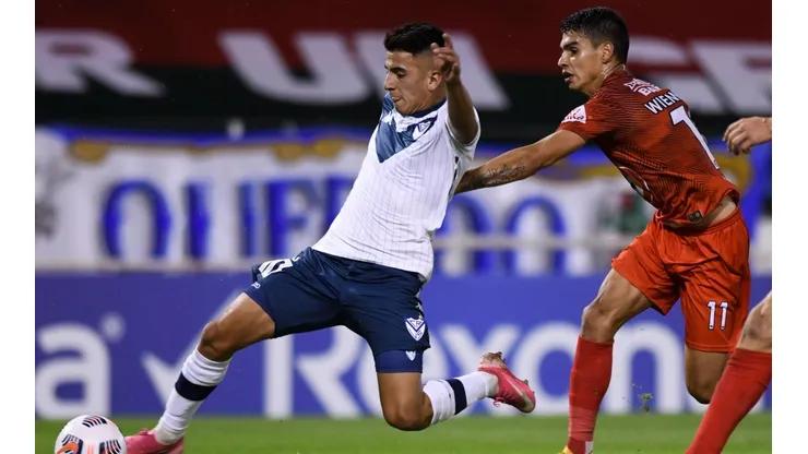Unión La Calera pierde 2-1 ante Vélez en el estadio José Amalfitani
