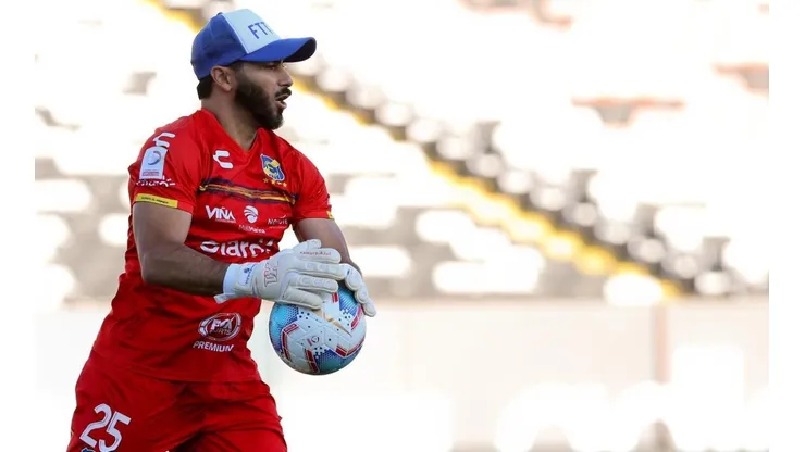 Johnny Herrera espera más del tricampeón del fútbol chileno. (Foto: Agencia UNO)
