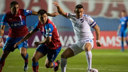 Católica cae ante Nacional y posterga su clasificación a 8vos.