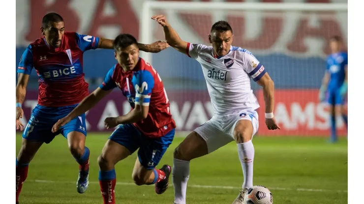 Católica cae ante Nacional y posterga su clasificación a 8vos.
