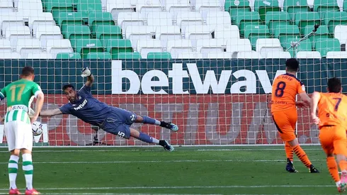 Betis de Bravo iguala con Eibar y preocupa su clasificación a Europa League.