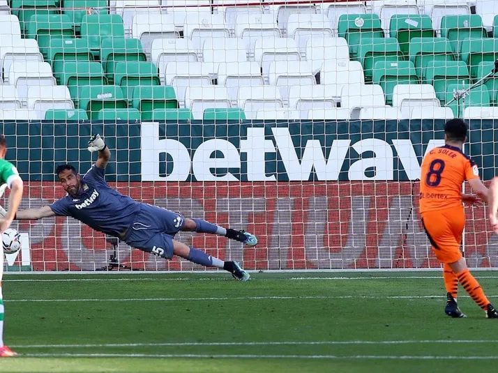 Betis de Bravo iguala con Eibar y preocupa su clasificación a Europa League