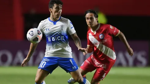 La molestia de Edson Puch con el árbitro por su expulsión en Libertadores.