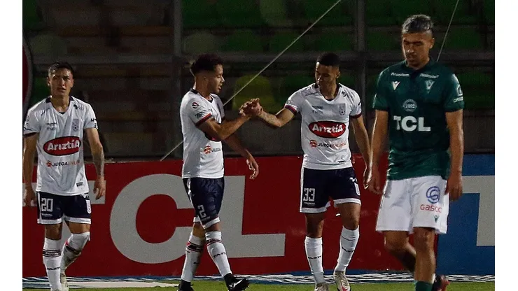 Melipilla sigue en alcanza y hunde aún más a Wanderers.