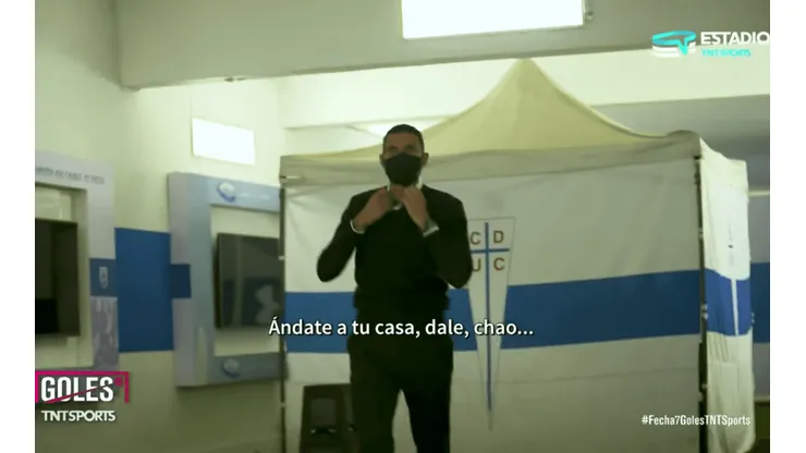 Poyet se calentó con Zampedri en la UC: “Ándate para tu casa, chao”.